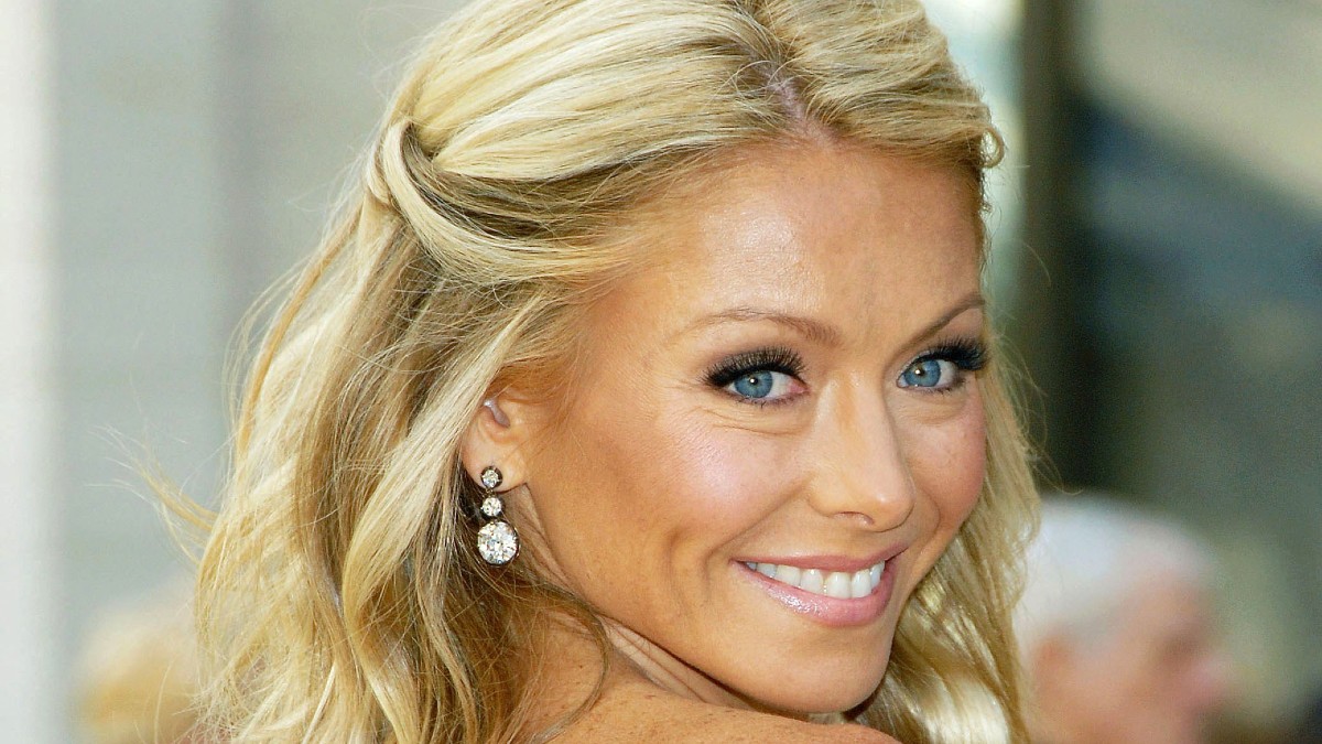 The Secret Meaning Behind Kelly Ripa’s Latest Tattoo