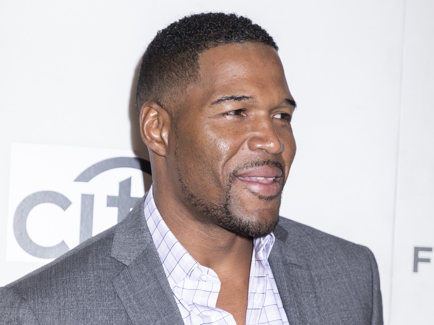 Michael Strahan Doesnt Use Microwaves But Is Fascinated By How This Woman Pronounces The Word 