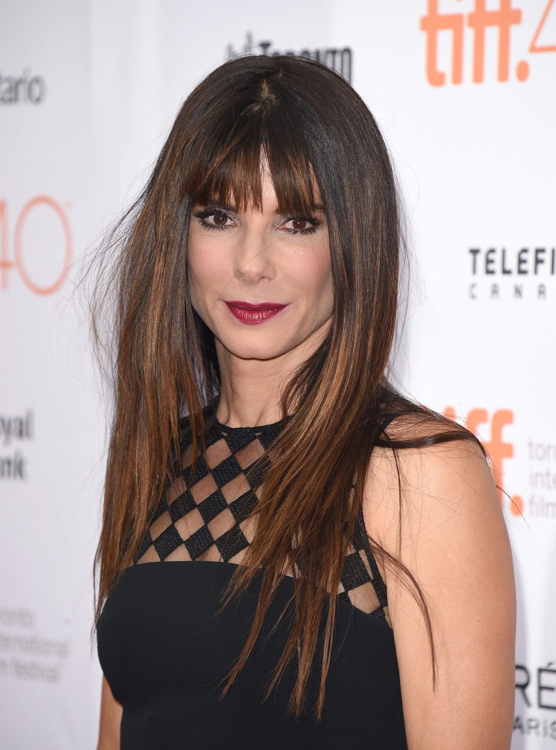 Sandra Bullock Hasn't Gotten Plastic Surgery—But Why Does It Matter?