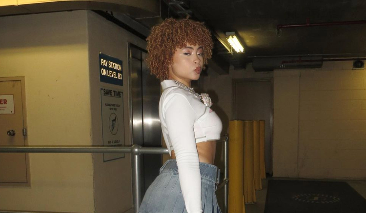 Ice Spice Flaunts Her Curves In Pleated Denim Mini Skirt For Fans