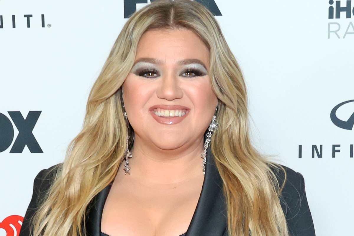 kelly-clarkson-opens-up-about-looking-for-love-after-divorce