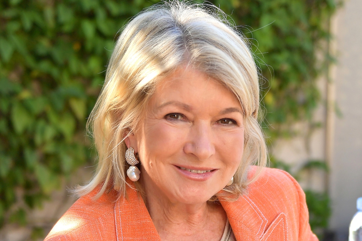 Martha Stewart’s Sizzling Mirror Selfie Has Social Media Sounding Off