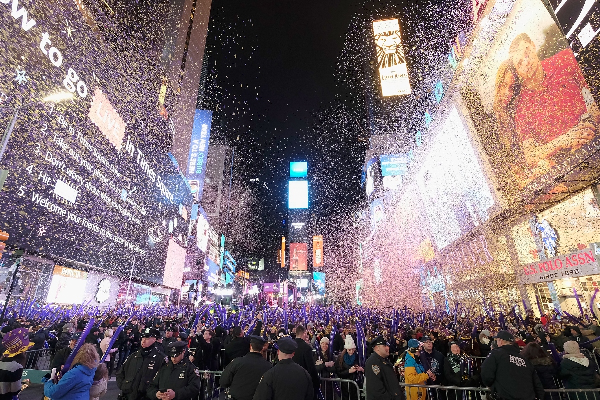 What To Watch On New Year's Eve 2024 Netflix Deny