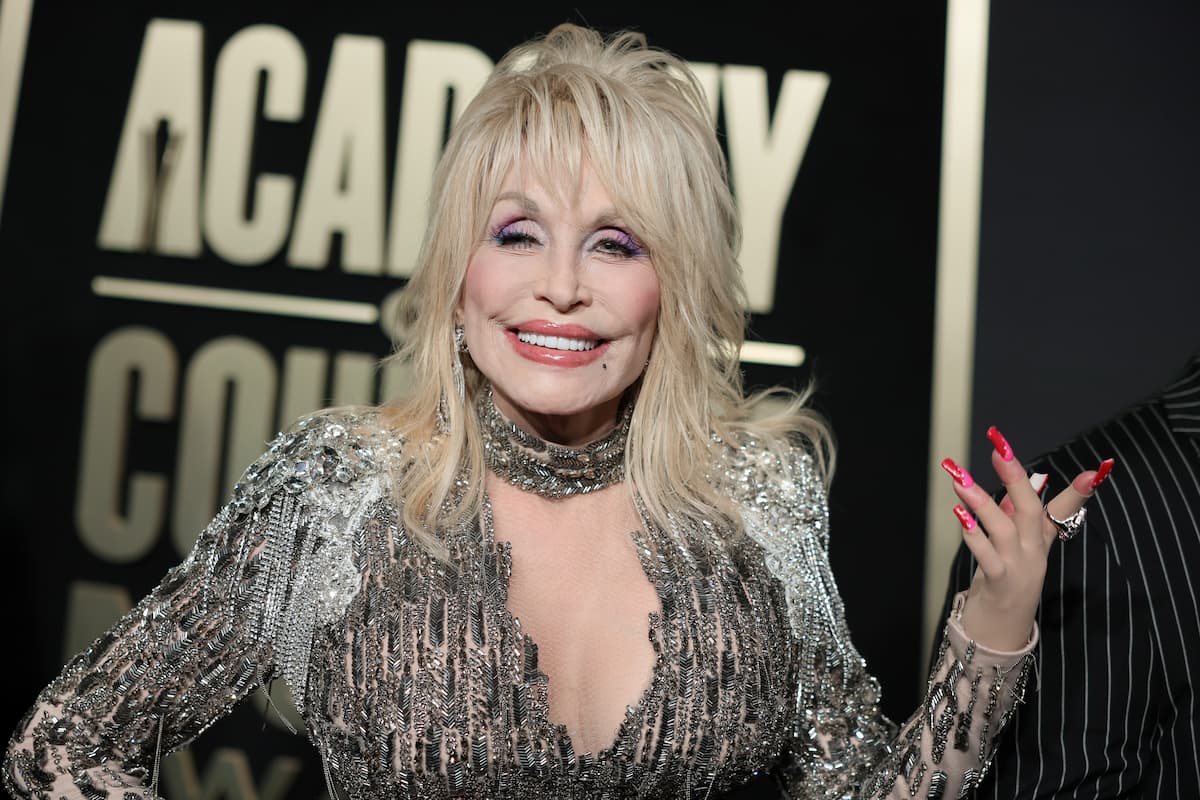 Dolly Parton Reveals Husband Carl's Reaction to Her Viral Cowboys ...