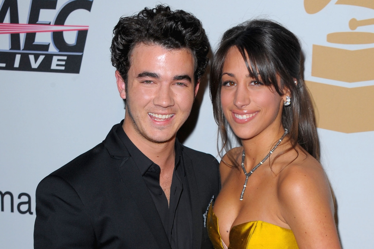 who-is-kevin-jonas-wife-everything-we-know-about-danielle-jonas