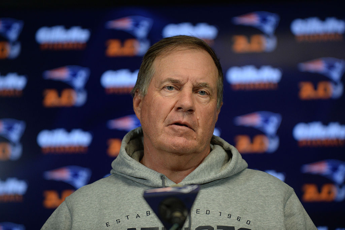 ex-patriots-coach-bill-belichick-spotted-dining-with-mystery-brunette-sparks-dating-rumors
