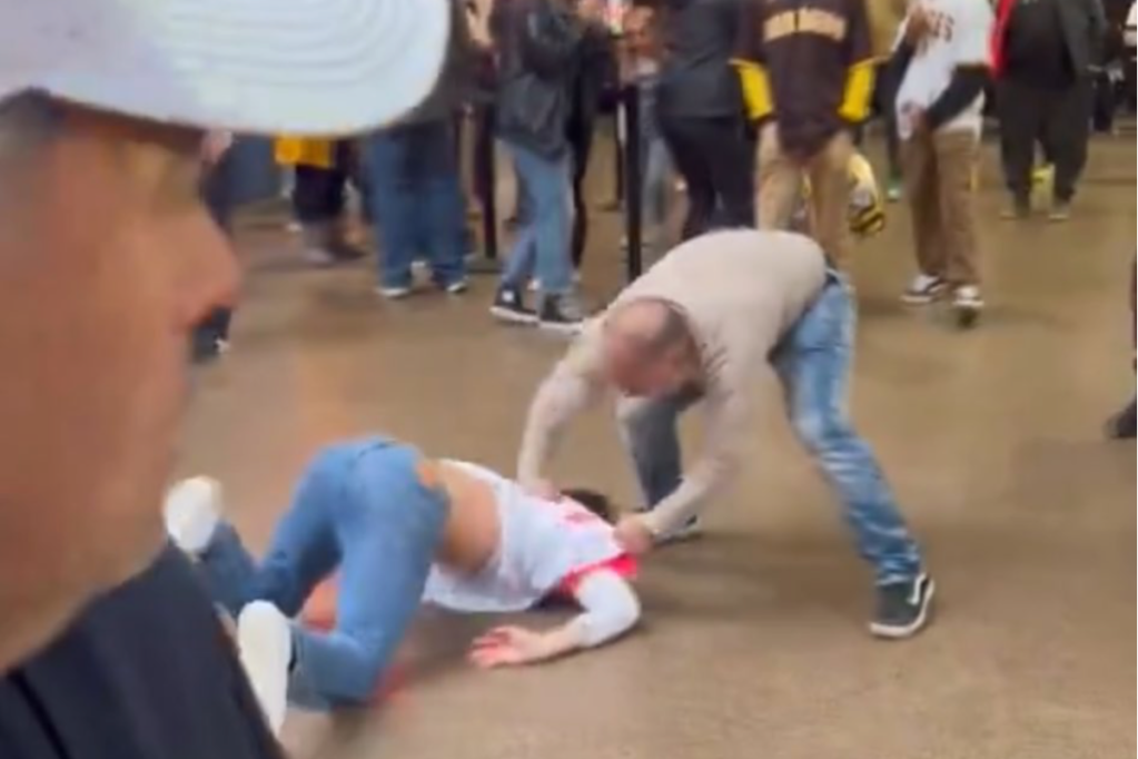violent-brawl-breaks-out-between-giants-and-padres-fan-at-mlb-game-butt