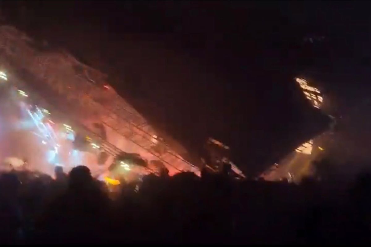 5-dead-many-injured-after-stage-collapses-at-mexican-political-rally-in-horrifying-video