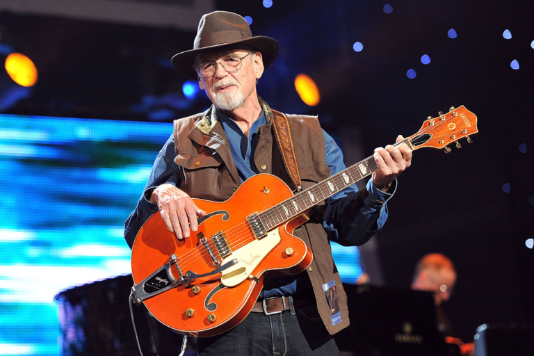 Duane Eddy, Rock Pioneer, Grammy-Winning Guitarist, Dead at 86