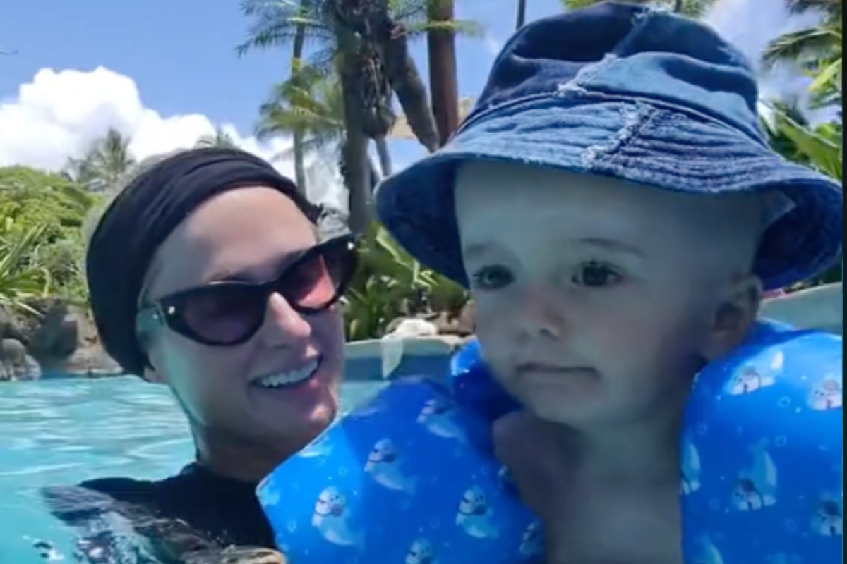 paris-hilton-swims-with-son-phoenix-in-adorable-video-reliving-my-childhood