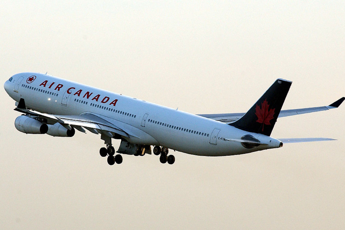 boeing-air-canada-jet-catches-fire-during-takeoff-in-terrifying-video