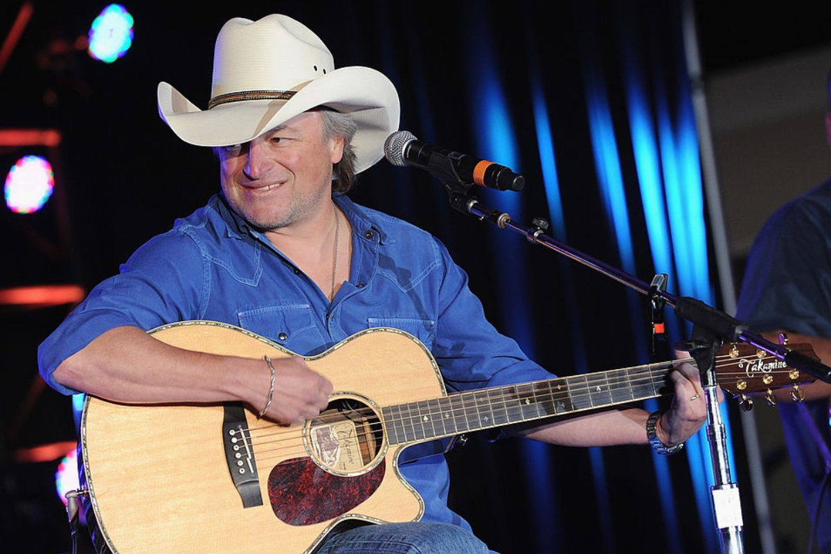 country-music-legend-mark-chesnutts-team-provides-health-update-after-emergency-heart-surgery