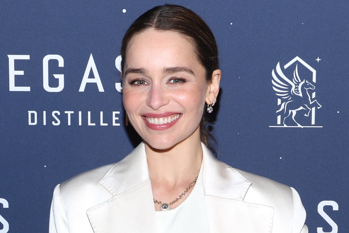 emilia-clarke-admits-she-feared-dying-on-live-tv-after-suffering-two-aneurysms