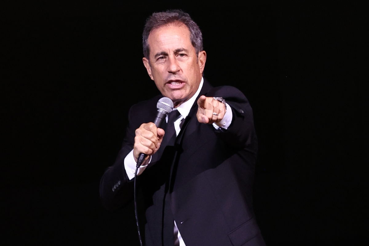 jerry-seinfeld-claps-back-at-heckler-during-comedy-show