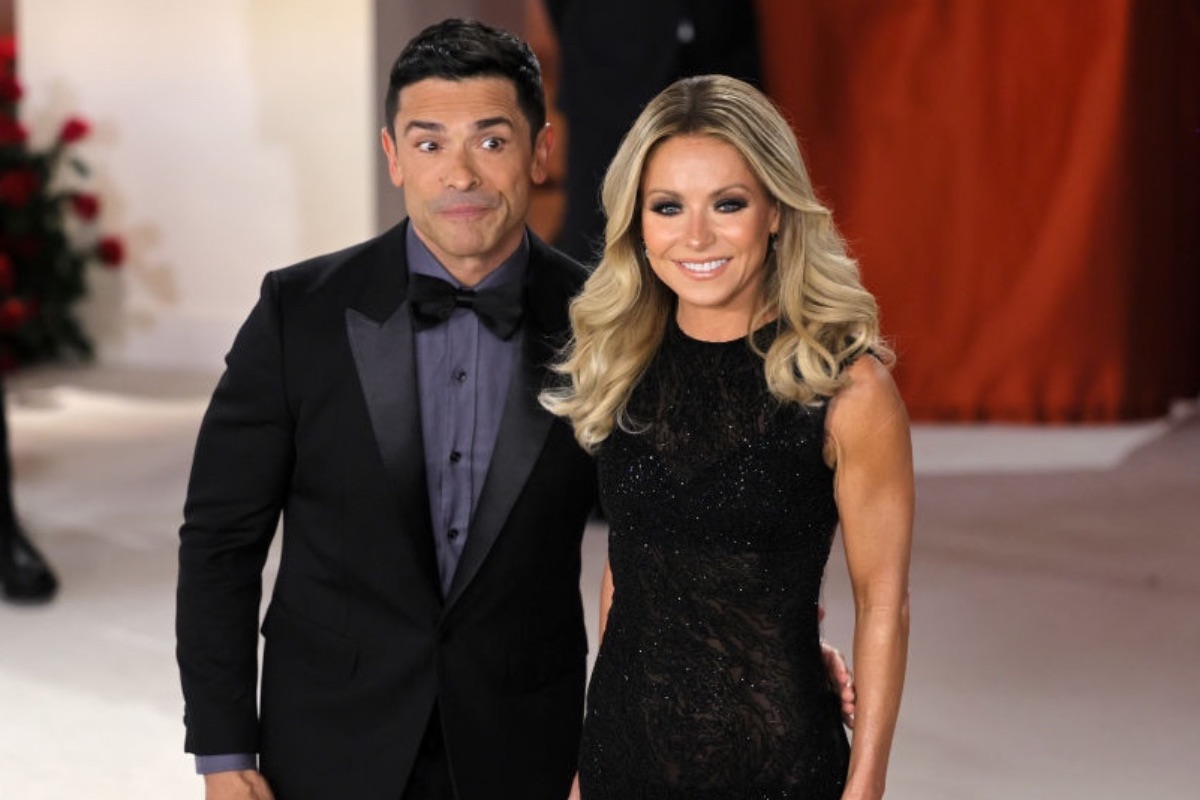 kelly-ripa-and-mark-consuelos-joke-about-fantasy-of-adding-a-third-person-to-their-marriage
