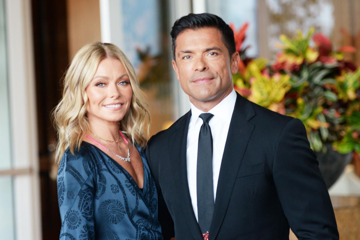 kelly-ripa-mark-consuelos-celebrate-eldest-child-michaels-27th-birthday-with-heartwarming-throwback-video