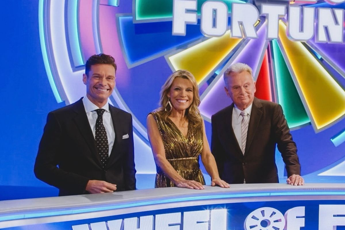 ryan-seacrest-pays-tribute-to-former-wheel-of-fortune-host-pat-sajak