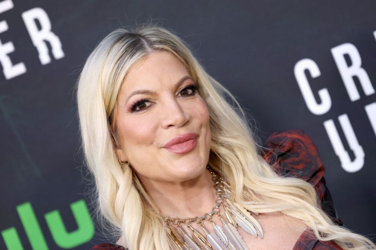 tori-spelling-trashes-15k-a-month-rental-vacates-property-after-neighbors-claim-house-smells-like-urine