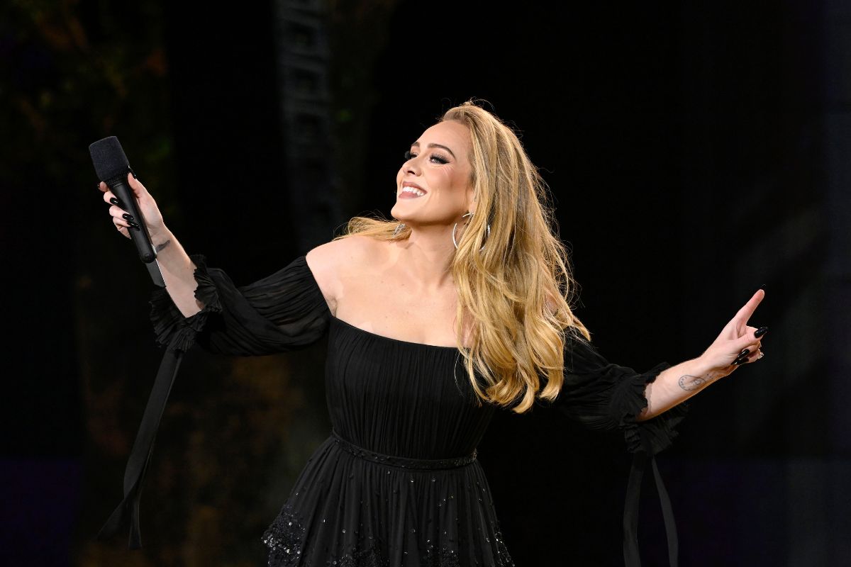 adele-confesses-she-doesnt-like-being-famous-reveals-new-career-plans