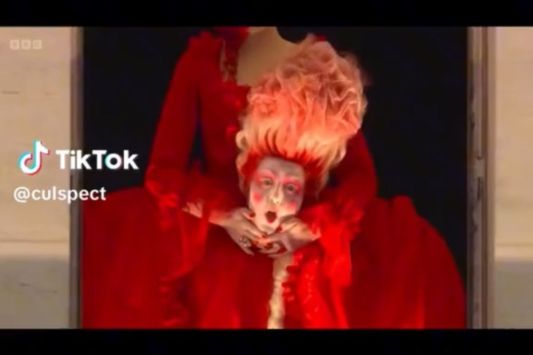 beheaded-marie-antoinette-act-at-paris-olympics-sparks-controversy-online