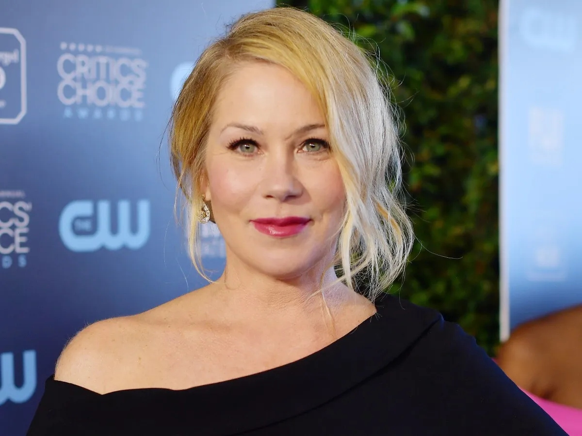 christina-applegate-reveals-the-only-plastic-surgery-procedure-shes-ever-gotten