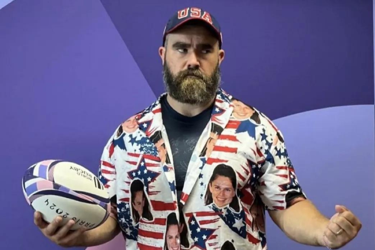 jason-kelce-rocks-hilarious-shirt-featuring-us-olympian-ilona-mahers-face