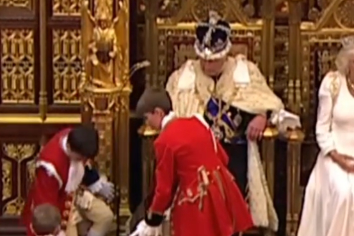 king-charles-gets-frustrated-with-royal-robe-during-the-state-opening-of-parliament