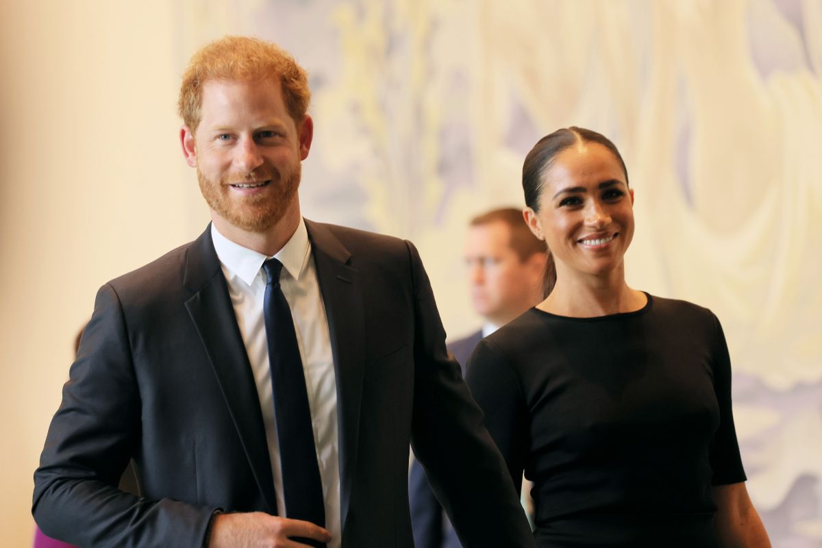 Prince Harry Afraid Meghan Markle Will Fall Victim to Acid Attack If She Returns to UK