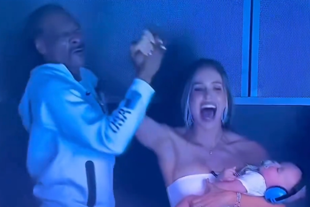 snoop-dogg-celebrates-first-usa-gold-medal-at-olympics-in-awesome-video