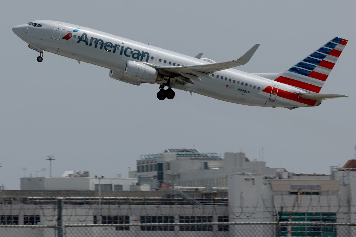 American Airlines Flight Attendants Injured In Severe Turbulence