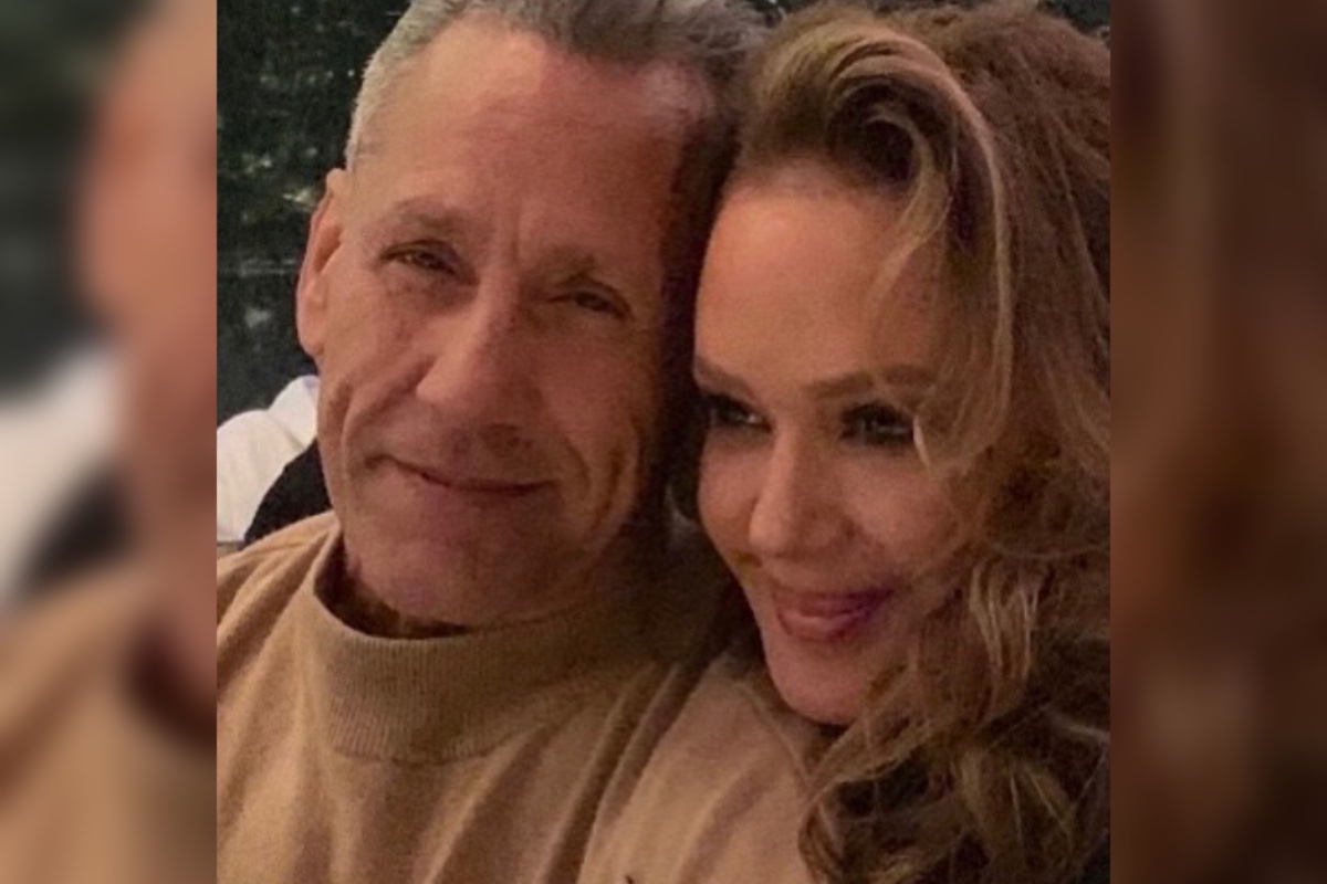 leah-remini-files-for-divorce-from-husband-after-21-years-of-marriage