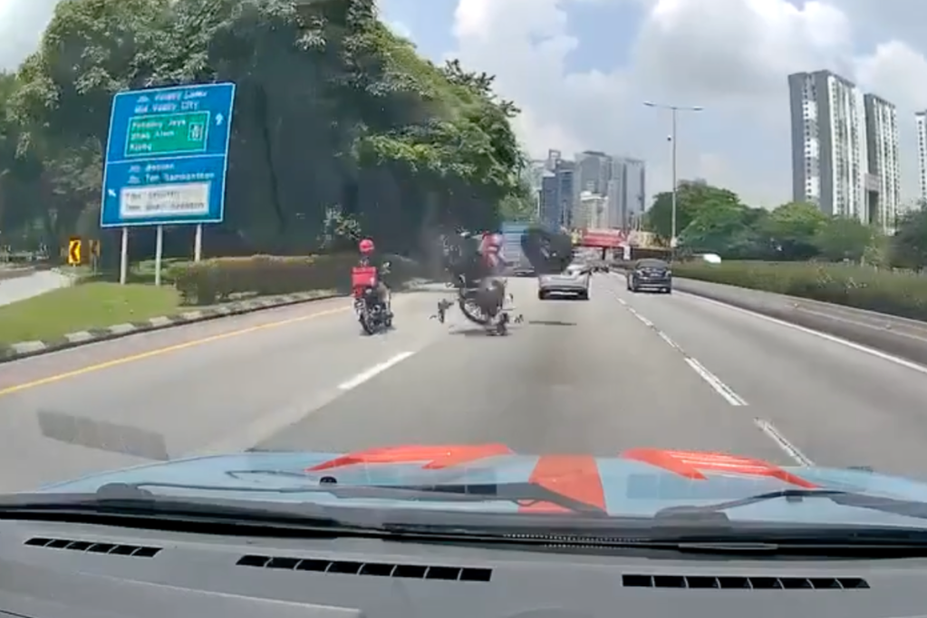 runaway-tire-smashes-motorcycle-into-pieces-in-crazy-video