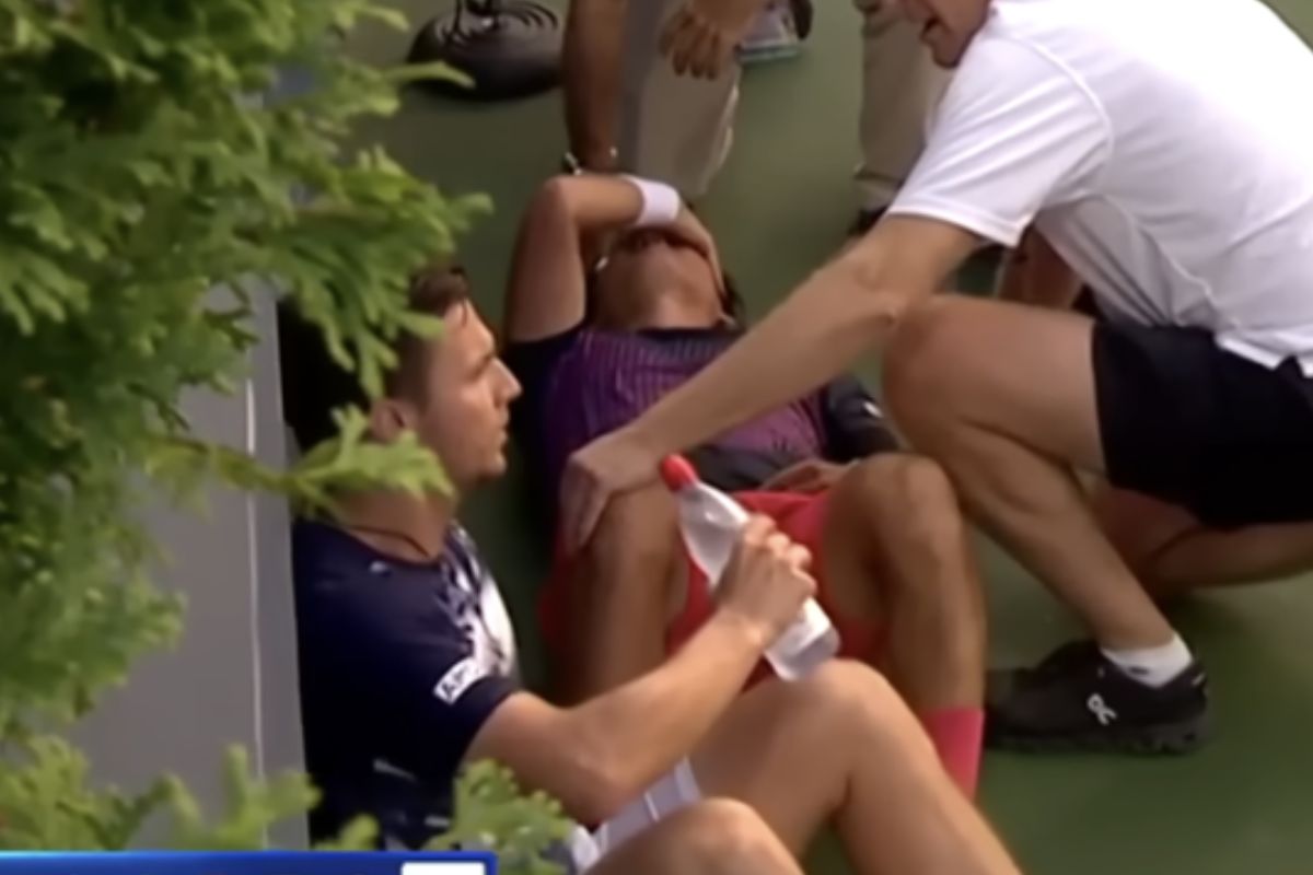 tennis-star-yoshihito-nishioka-collapses-at-us-open-in-frightening-video