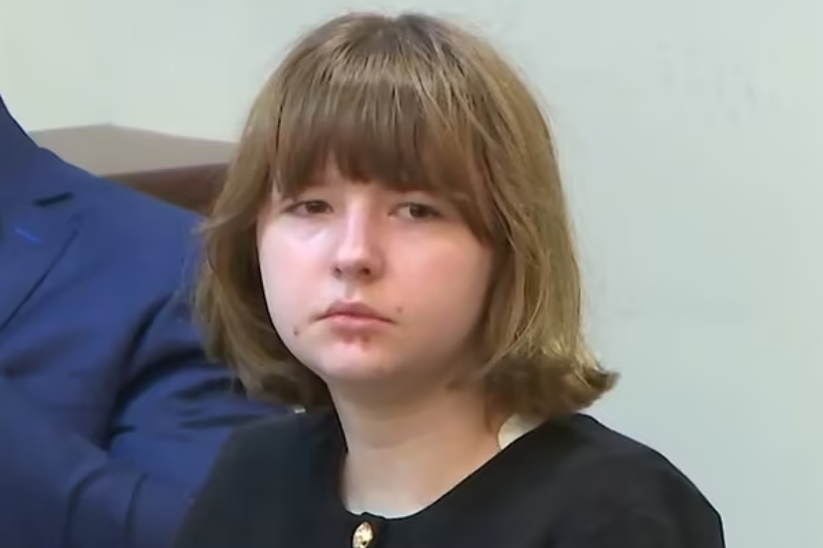 15-year-old-carly-gregg-cant-stop-giggling-in-court-after-allegedly-killing-her-mother