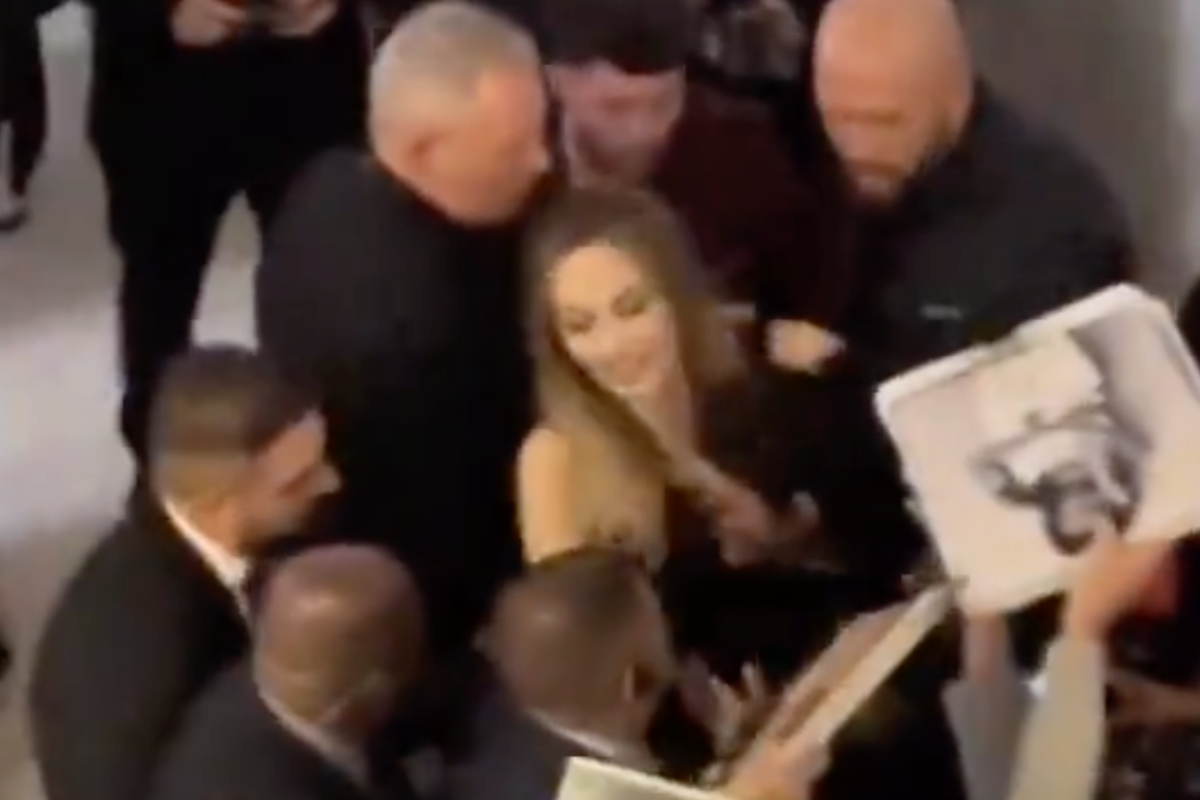 angelina-jolie-swarmed-by-fans-at-appearance-in-chaotic-video