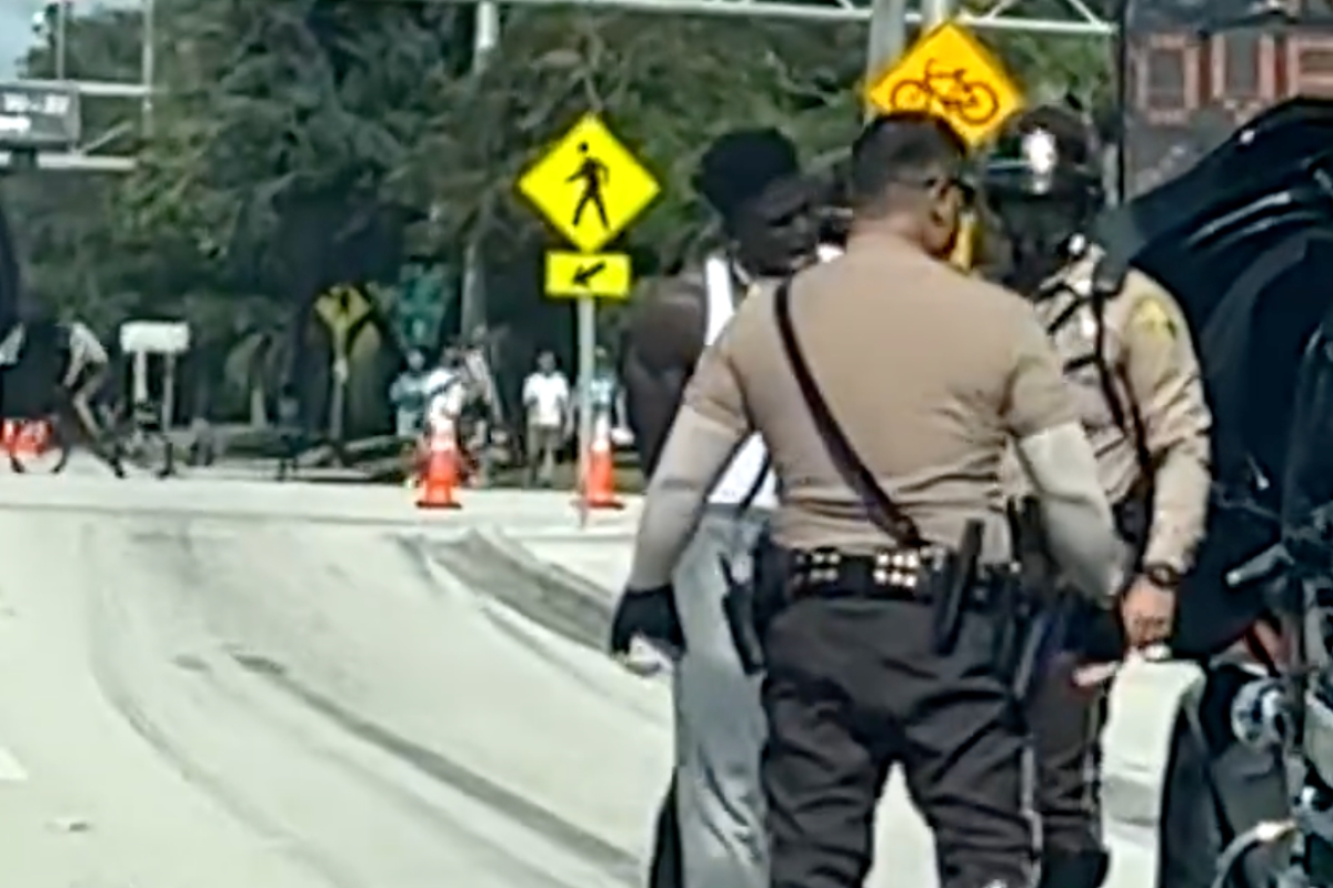 dolphins-star-tyreek-hill-allegedly-arrested-outside-of-stadium-hours-before-kickoff-of-first-game