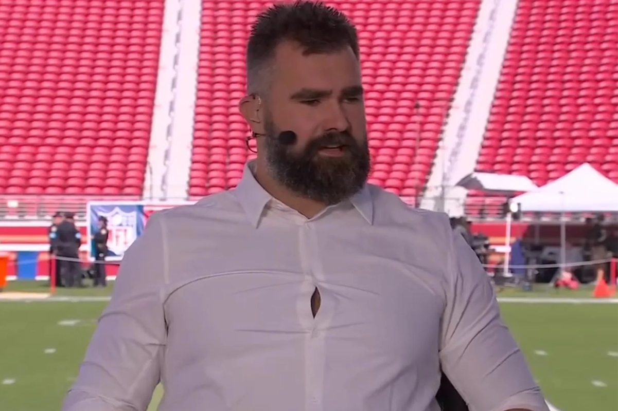 jason-kelce-wrestles-with-tiny-shirt-during-mnf-debut-my-ts-are-struggling