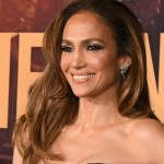 jennifer-lopez-spotted-holding-hands-with-matt-damon-amid-ben-affleck-divorce