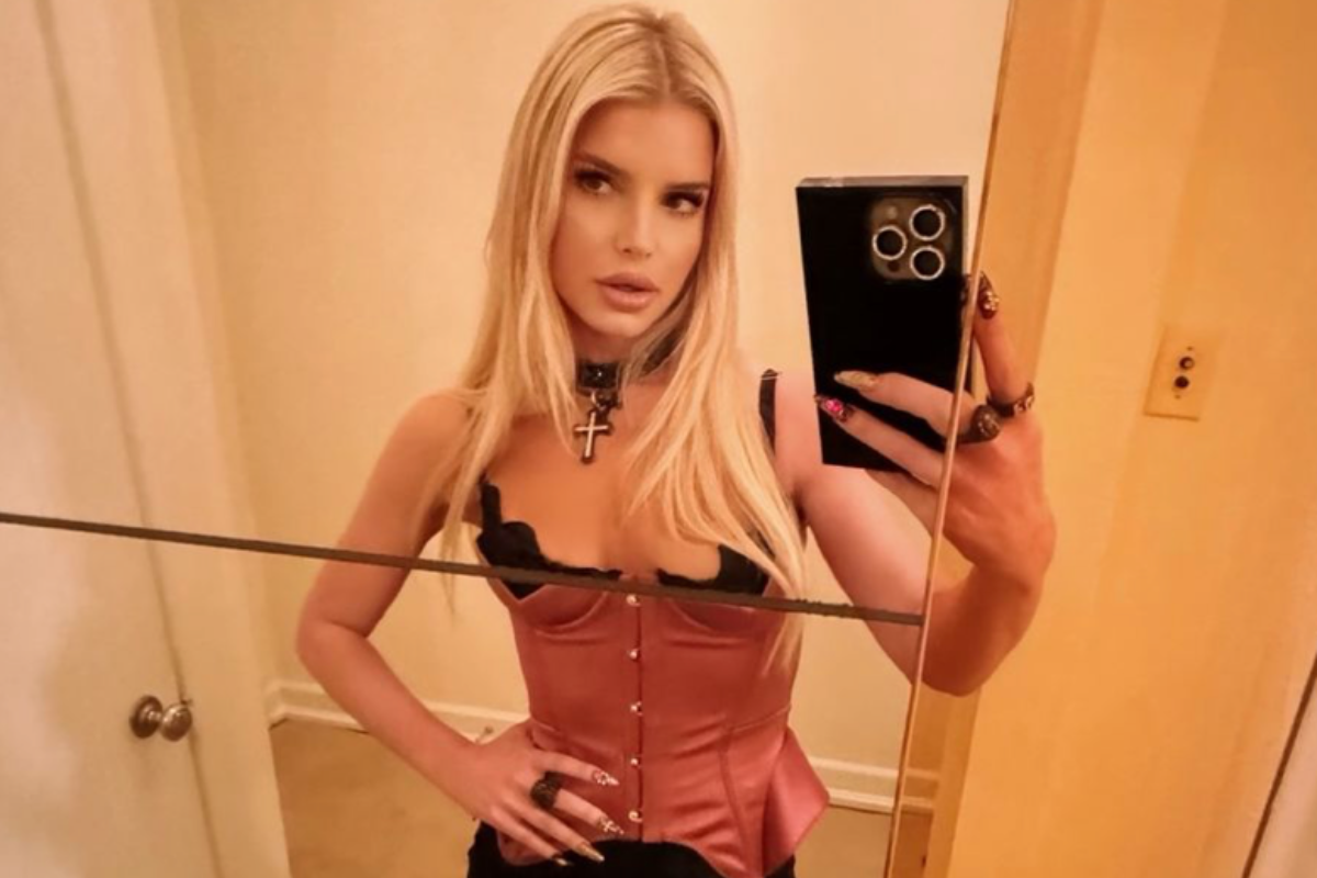 jessica-simpson-draws-mixed-reactions-with-daring-outfit-in-new-photos