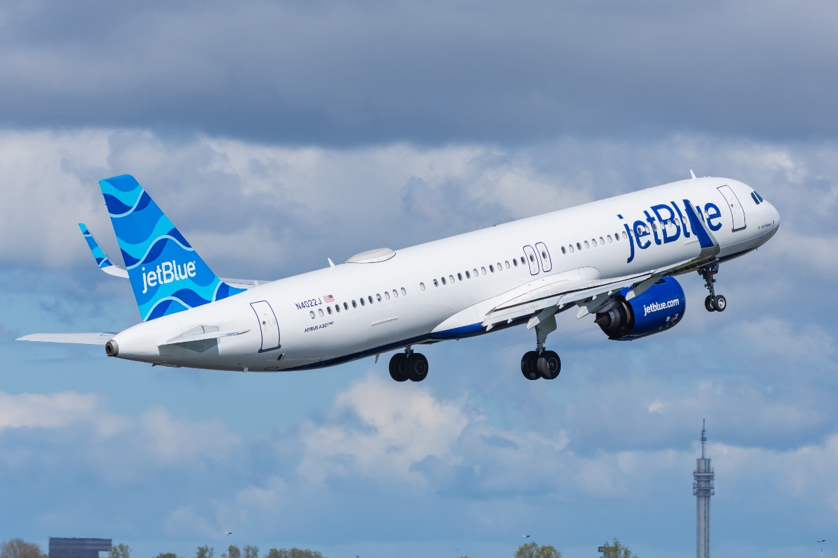 jetblue-passenger-allegedly-suffered-life-changing-head-injury-following-hard-landing