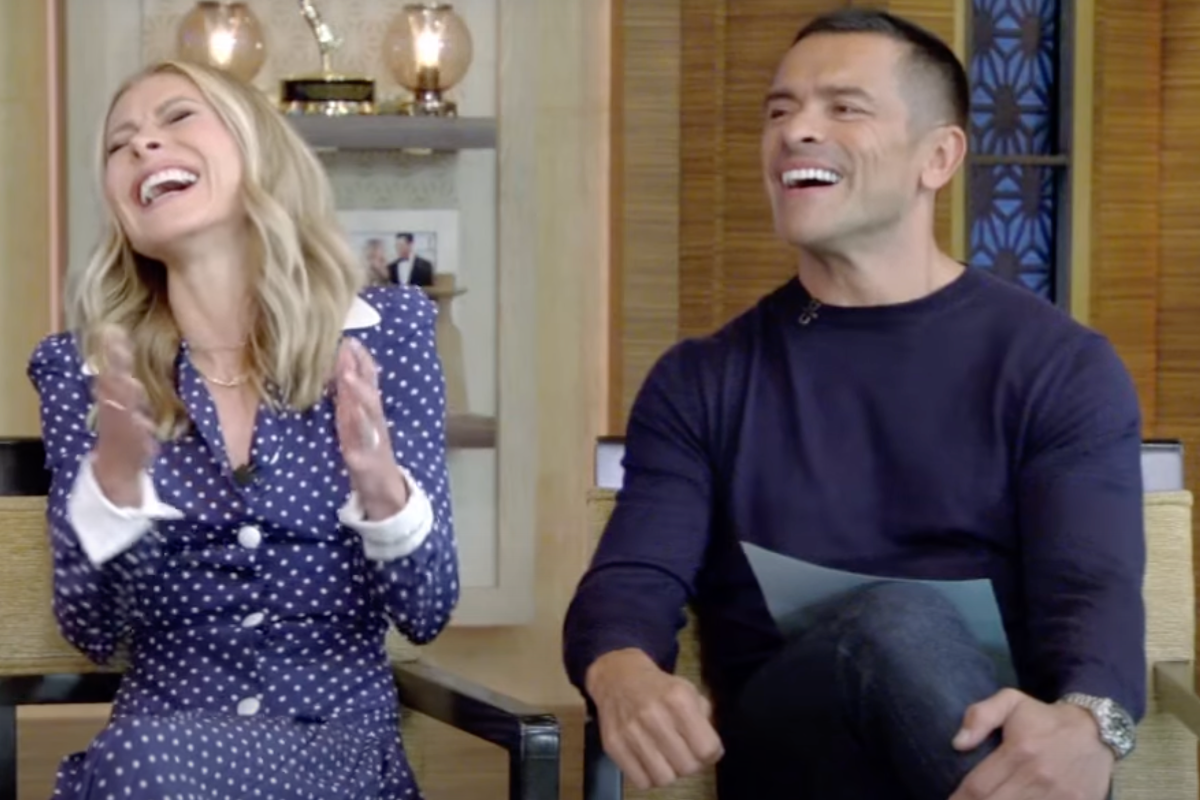 kelly-ripa-calls-out-husband-mark-consuelos-for-getting-fit-during-her-pregnancy