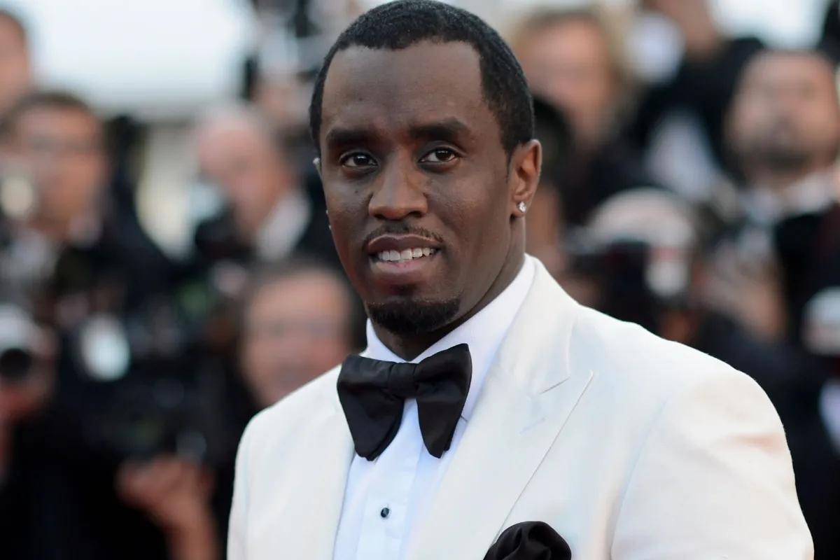 sean-diddy-combs-no-longer-eating-while-in-jail-due-to-fears-of-being-poisoned