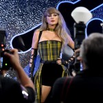 taylor-swift-arrives-at-2024-mtv-vmas-in-wild-outfit-without-travis-kelce-see-photos