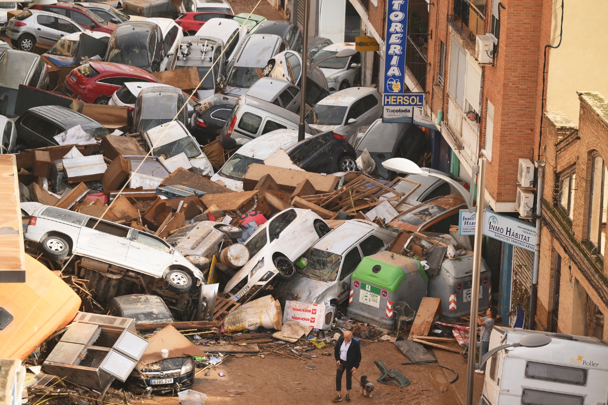 at-least-95-killed-dozens-missing-after-unprecedented-flash-flooding-in-spain-like-a-dam-burst