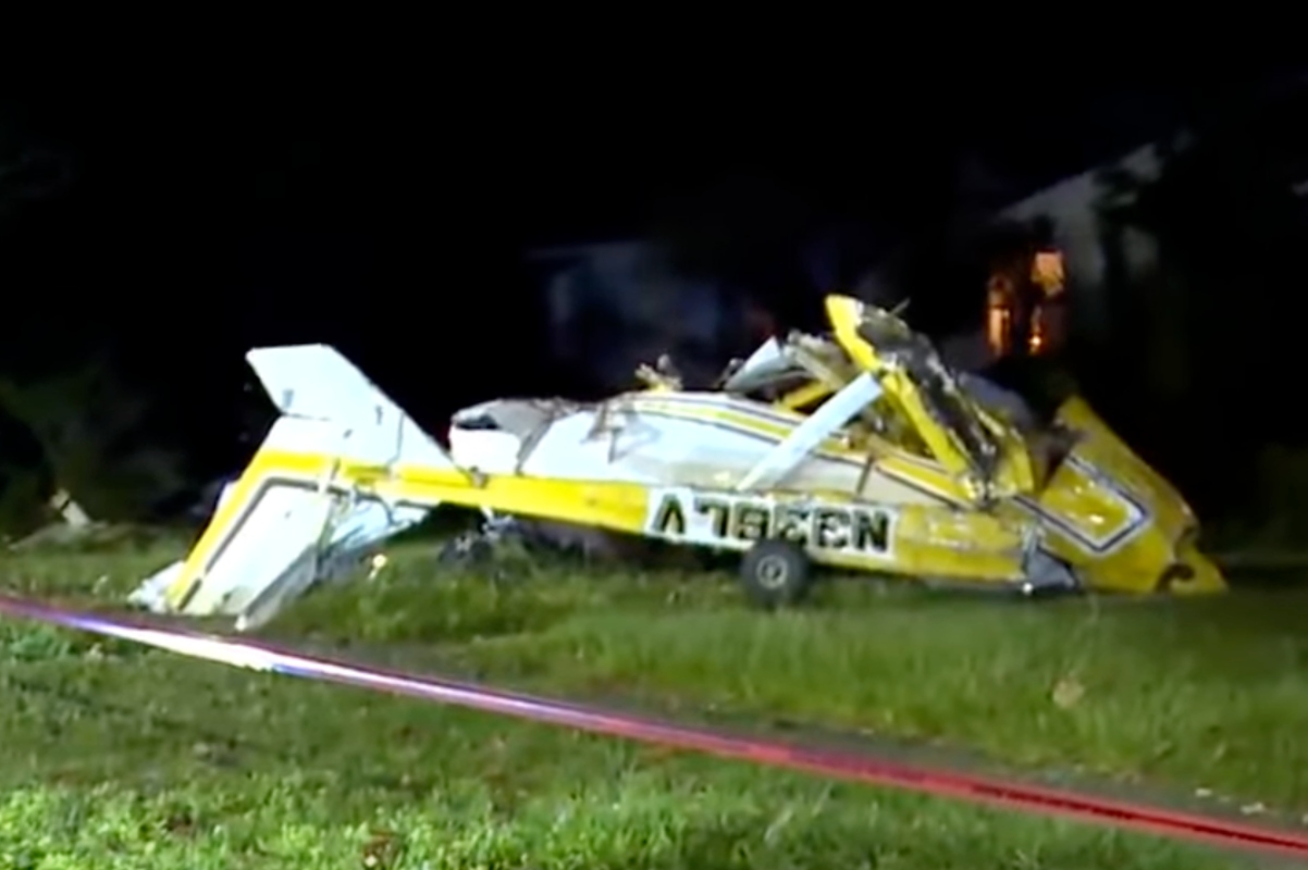 pilot-killed-passenger-injured-after-small-plane-crashes-in-residential-area