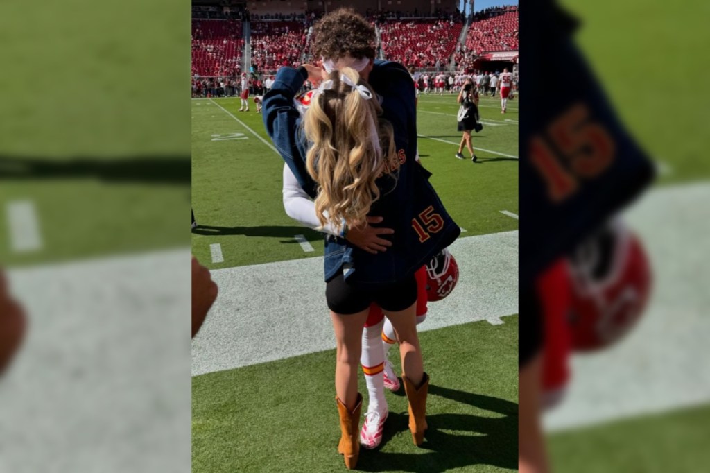 pregnant-brittany-mahomes-shows-off-growing-baby-bump-in-black-romper-at-chiefs-game