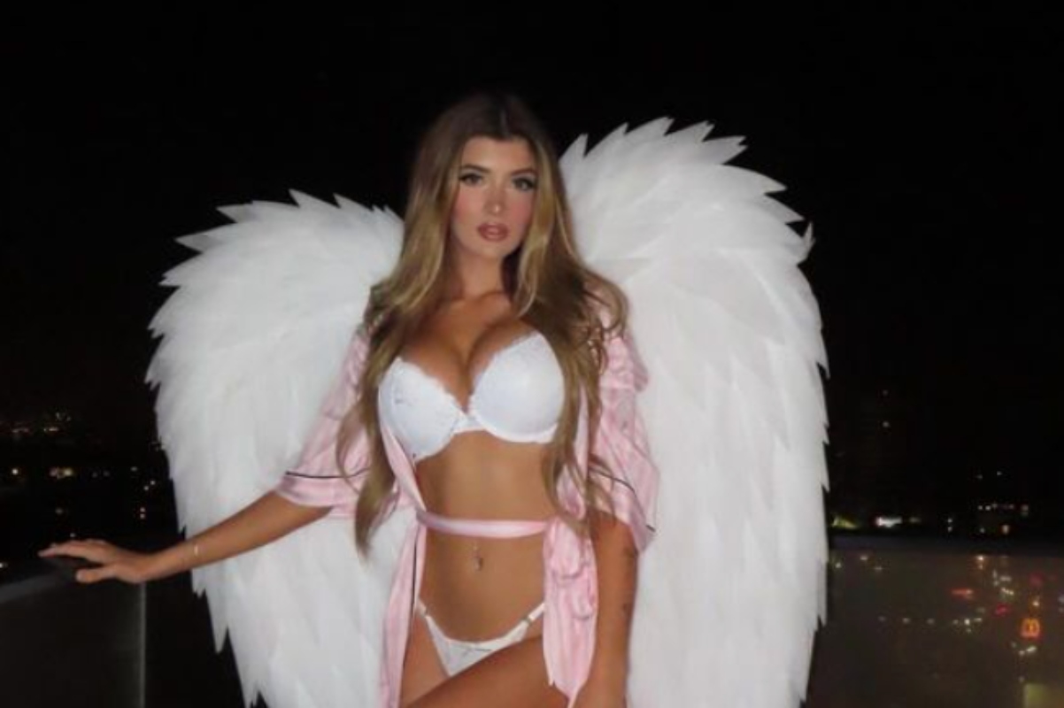 sami-sheen-shows-off-plastic-surgery-results-in-barely-there-halloween-costume