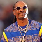 snoop-dogg-surprises-random-fans-on-party-bus-in-hilarious-video