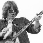 the-grateful-dead-bassist-phil-lesh-dies-at-84