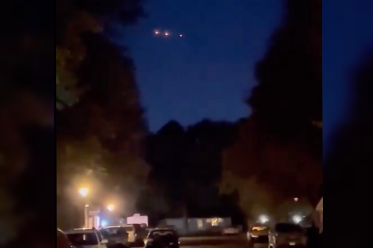 ufo-sightings-captured-on-video-near-indiana-airbase-terrifies-locals